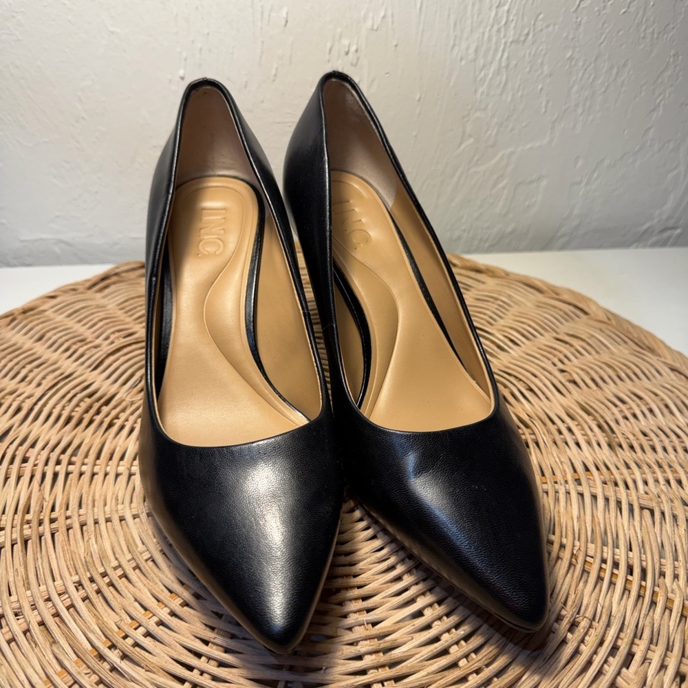 I.N.C Classic Black Pointed-Toe Women’s Pumps